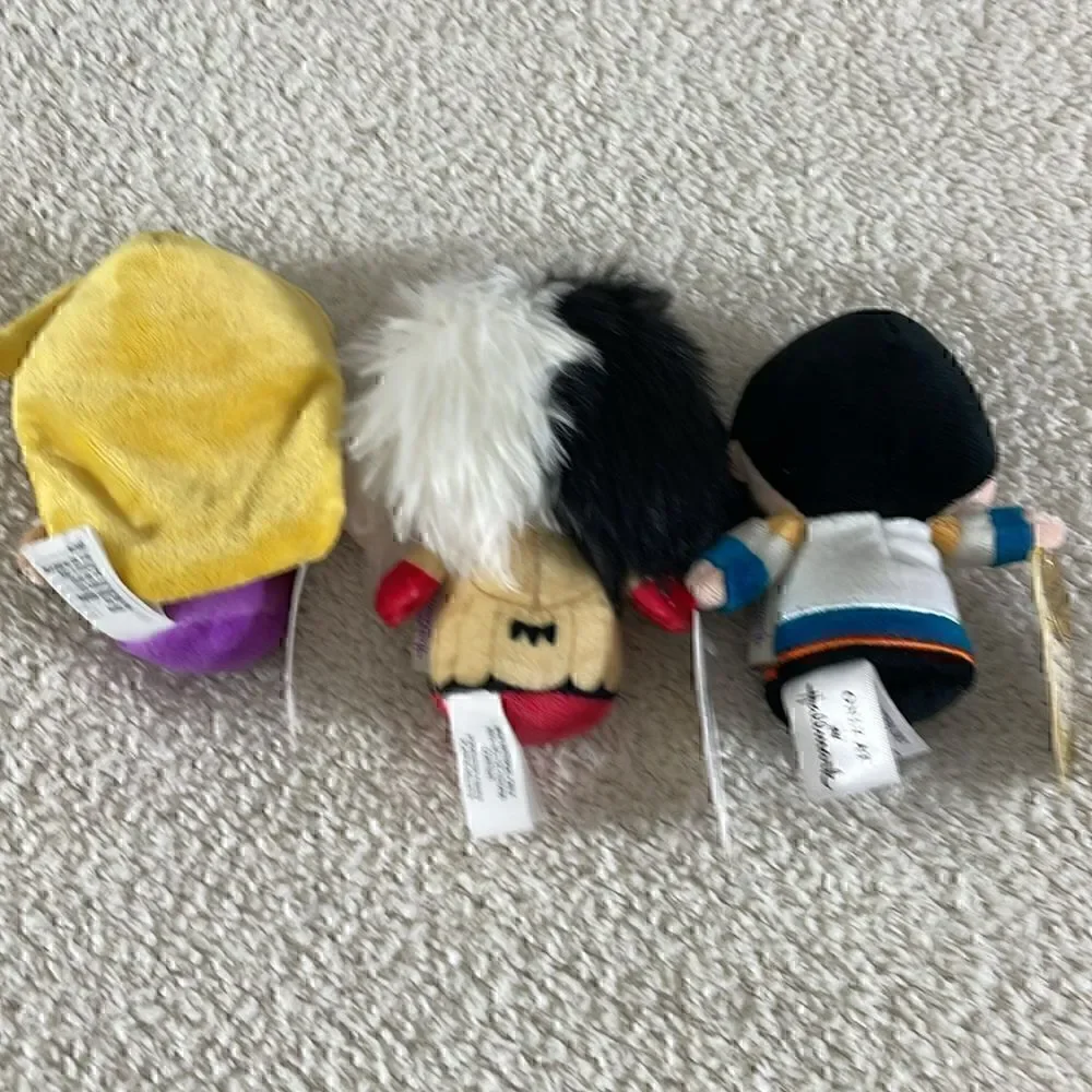 Hallmark Itty Bittys Disney Preince Eric Rapunzel & Cruella De Vil New Set Of 3‎